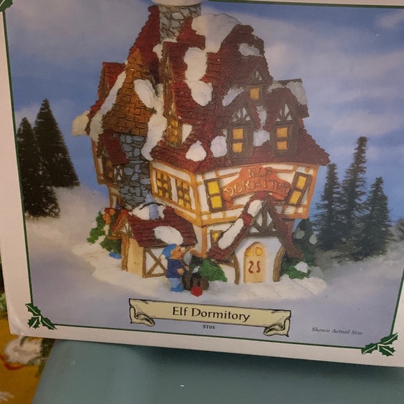 Santa Town decorations - Picture 3 of 5